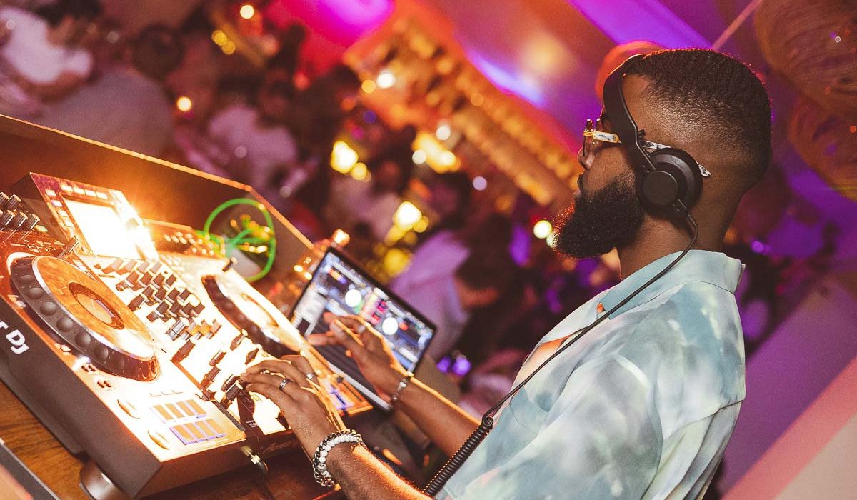 dinner show dj nydeee sabbia valencia